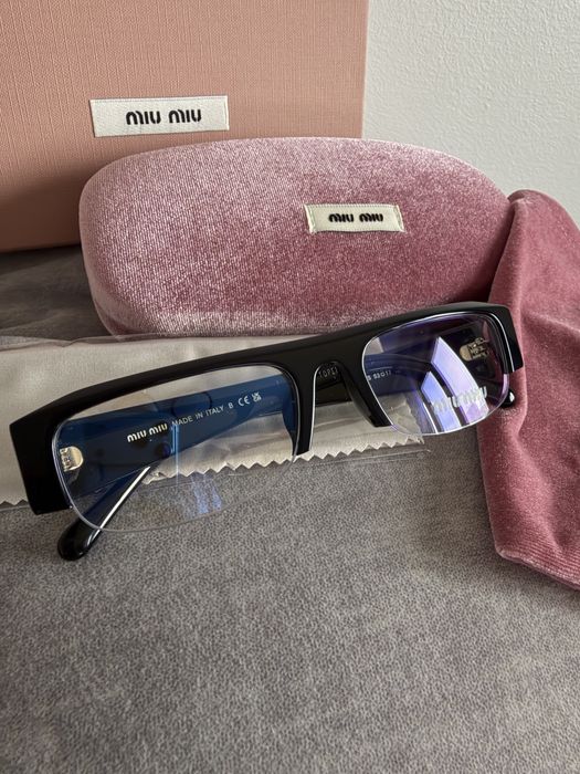 Окуляри miu miu хіт  сезону