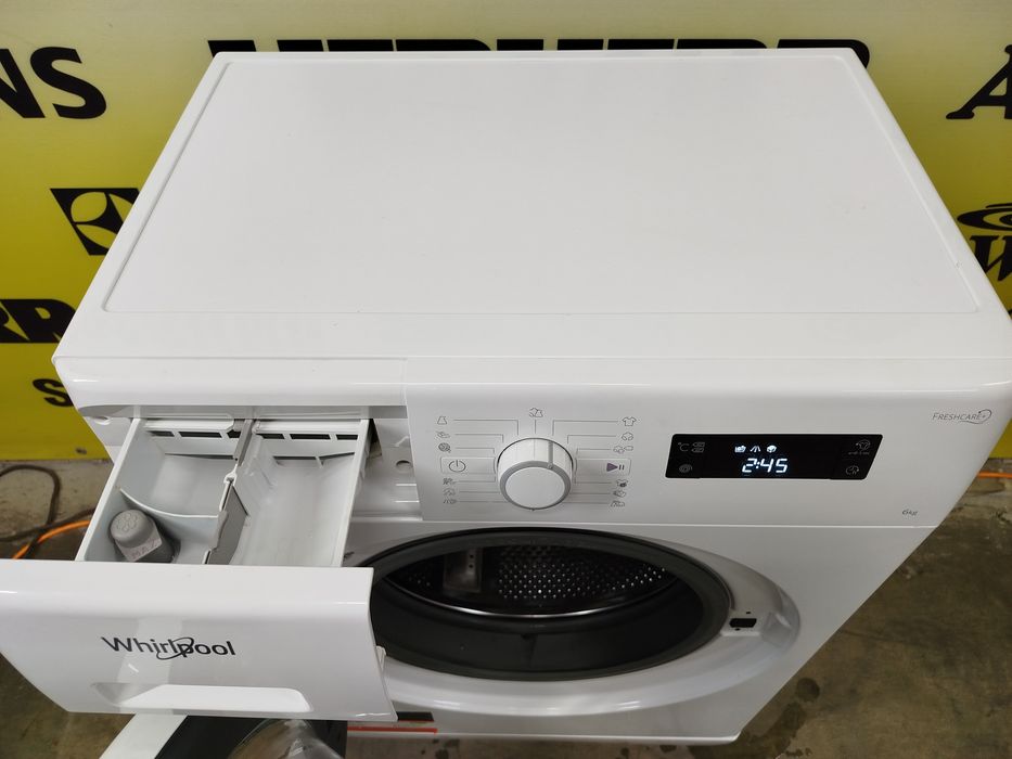 Пральна машина фірми Whirlpool