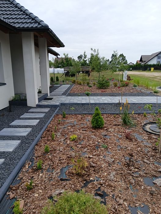 Brukarz układanie kostki brukowej oraz usługi minikoparka prace ziemne