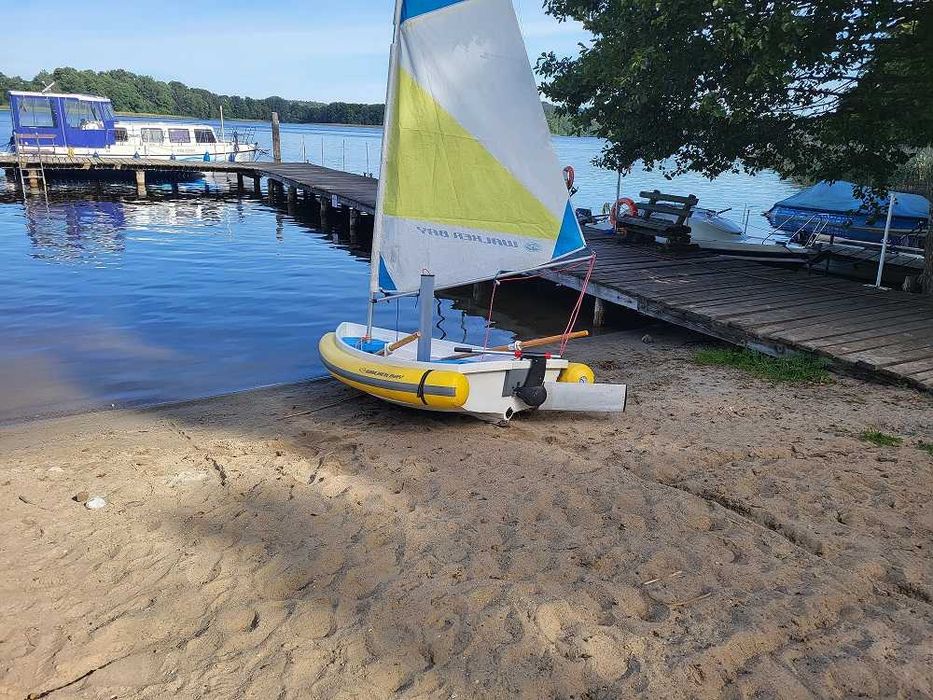 Walker Bay 8 żaglówka, łódź wiosłowa i motorówka 3 w jednym.