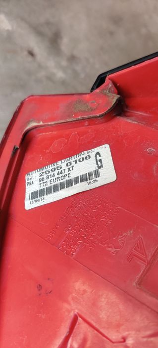 Ótica direita traseira Peugeot 308 SW T7