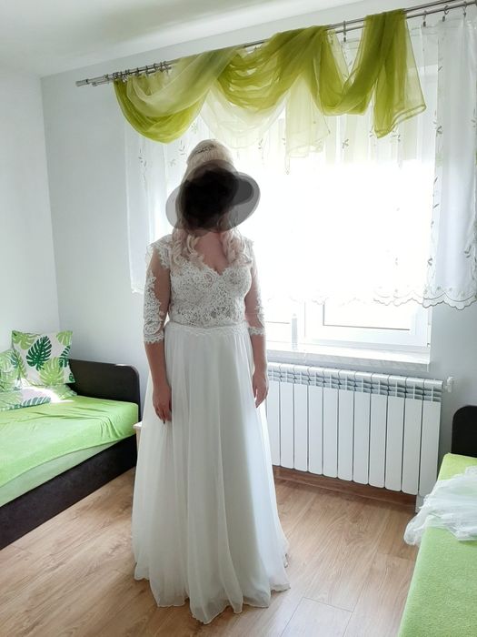 Piękna suknia ślubna 2020 welon