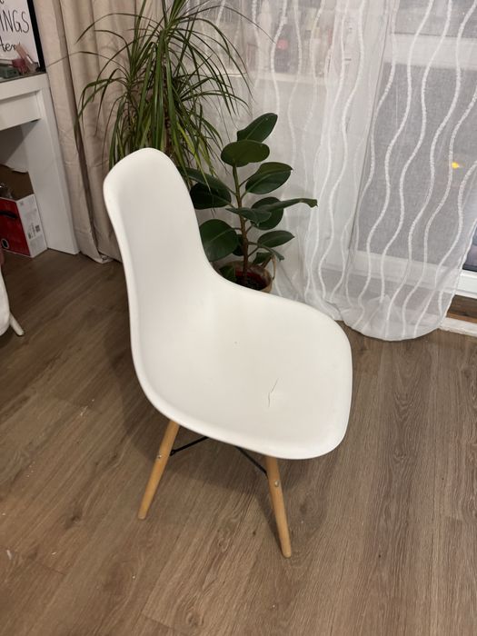 Krzeslo bialo brazowe