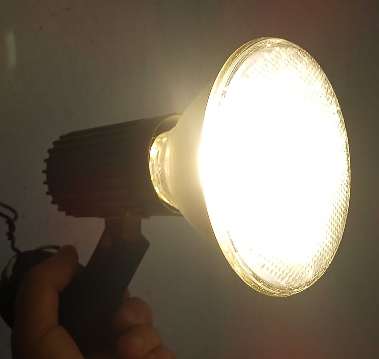 Eletricidade: Aros lâmpadas de embutir + Transformadores. - Caixas Derivação - Projetores