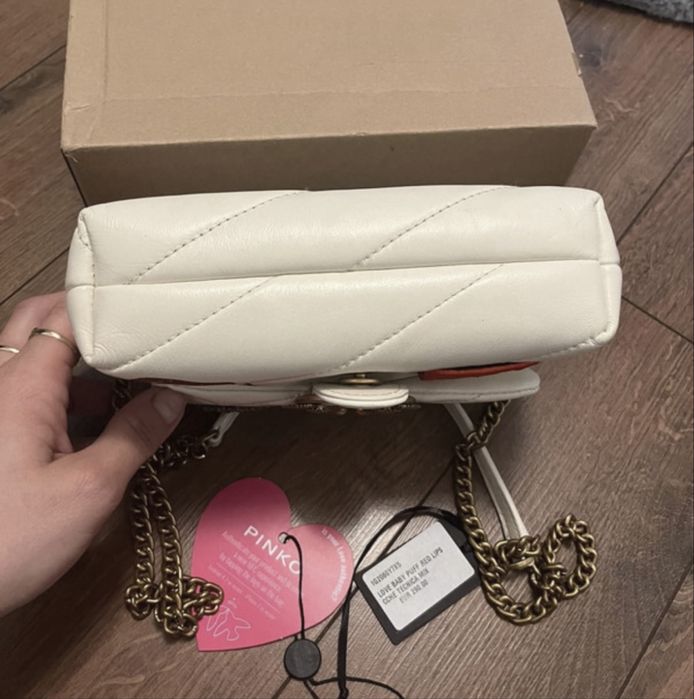 Pinko beżowa puff mini usta