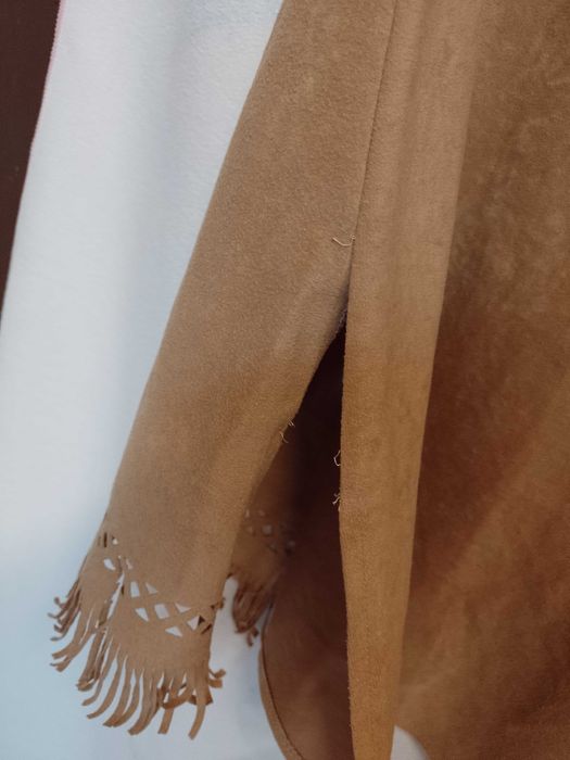 (38/40) (M/L) Beżowa kamizelka kowbojska z frędzlami