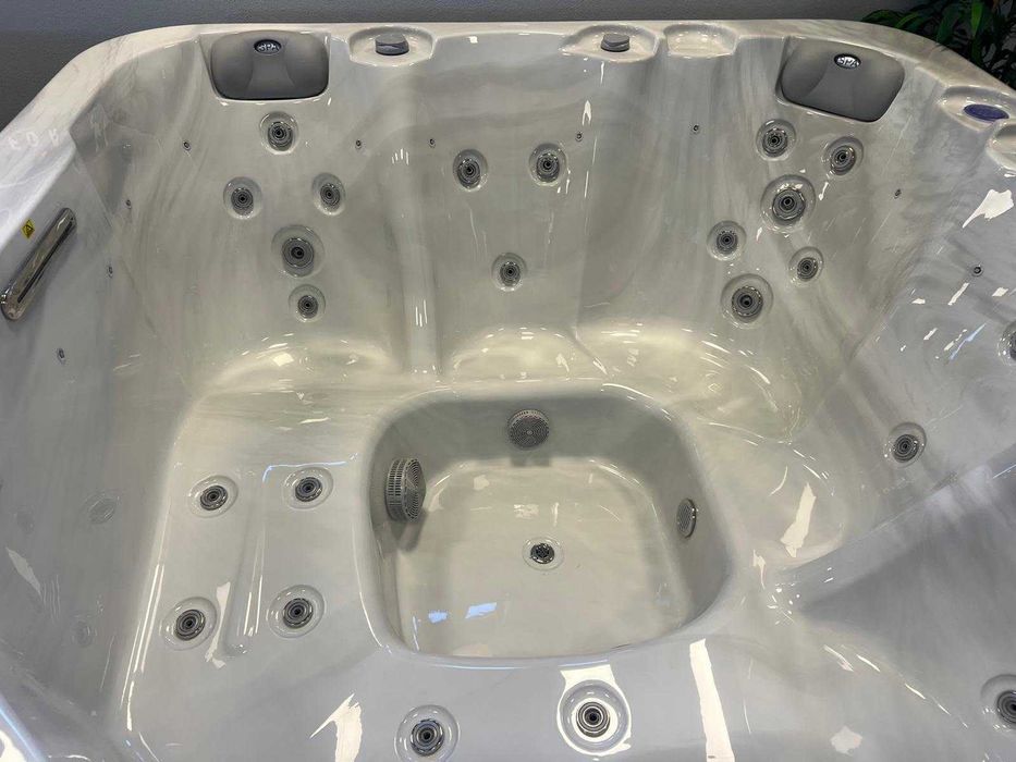 NOWE Jacuzzi RLX Spa RS40 – Szwedzki luksus! Zima 2026, 2 leżanki!