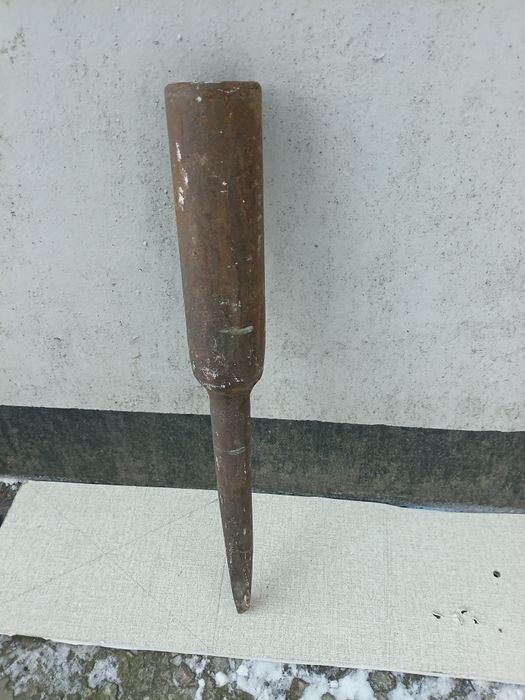 Пішня для зимової риболовлі.