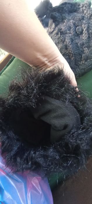 Sprzedam dwie nowe czapki futerkowe