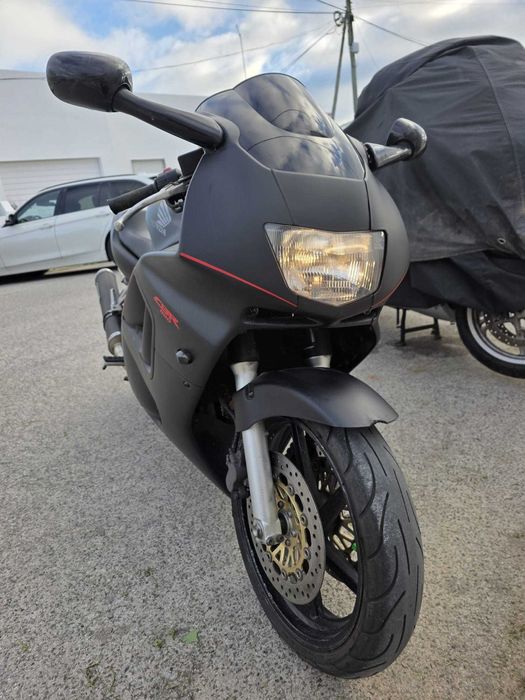 CBR 600 Impecável