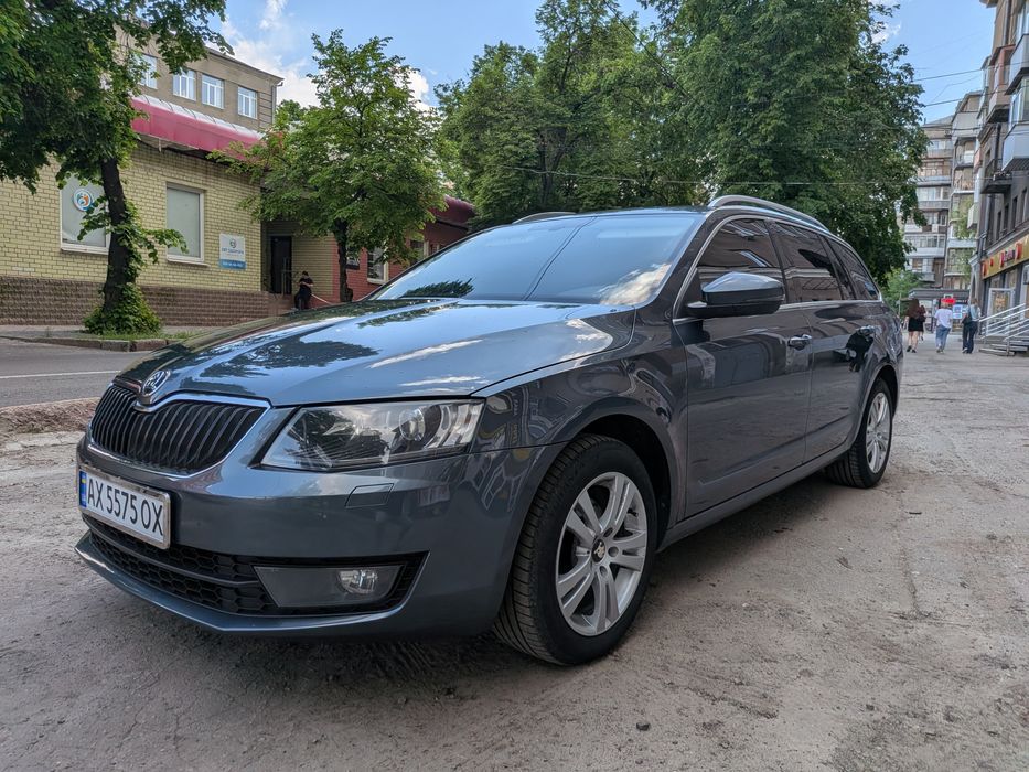 Продам Шкода Октавия А7 2016г.в. универсал в идеале