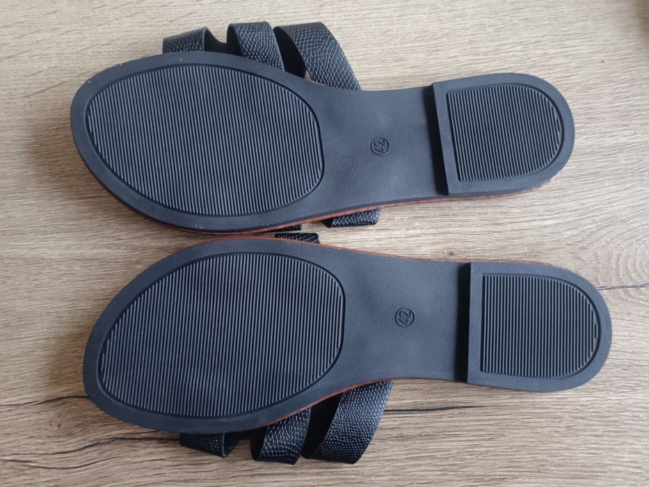 Nowe damskie klapki