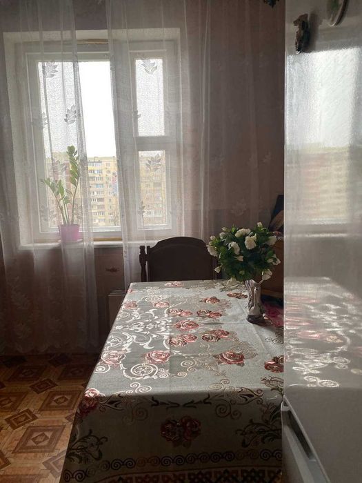 Довгострокова оренда кімнати/бульвар Висоцького 6Б/Троєщина