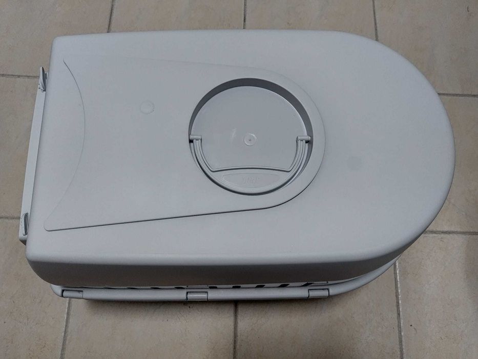 Conjunto caixa de transporte, caixa de areia, pá para areia e escova