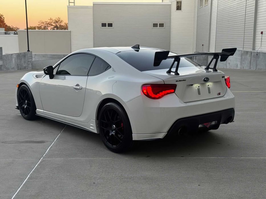 Subaru BRZ      2018