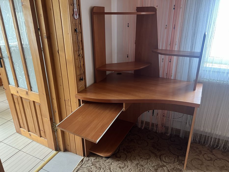 Стіл компютерний