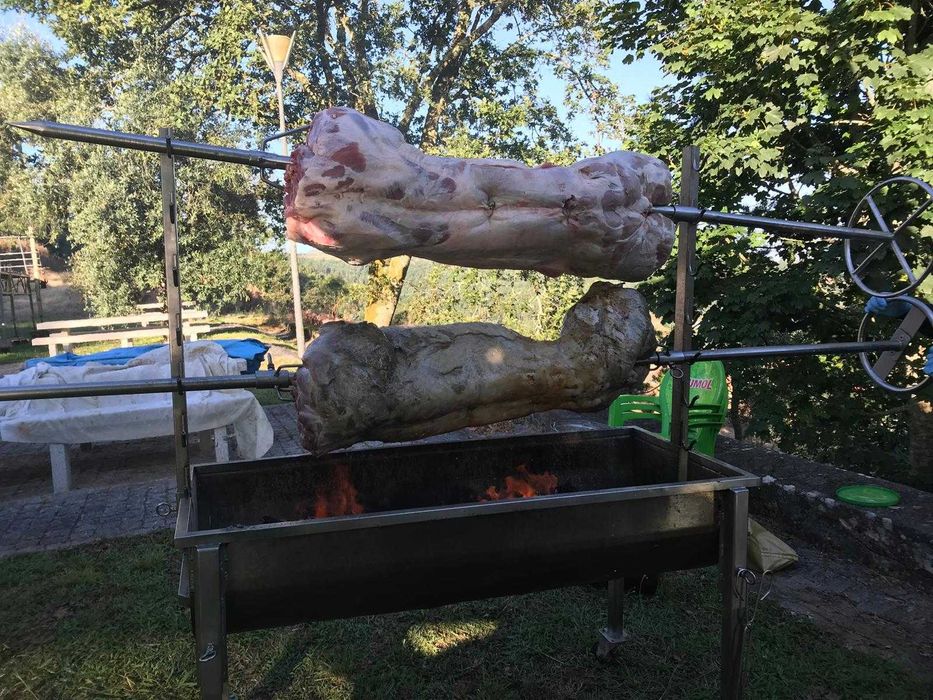 Porco no espeto e outros eventos