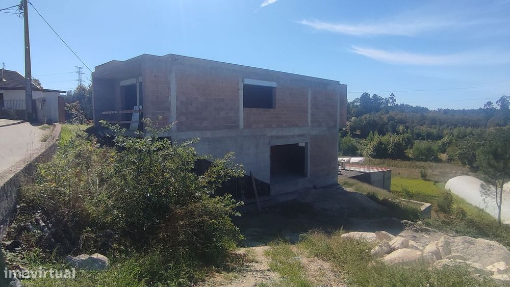 Moradia T3 em estrutura em Fiscal, Amares