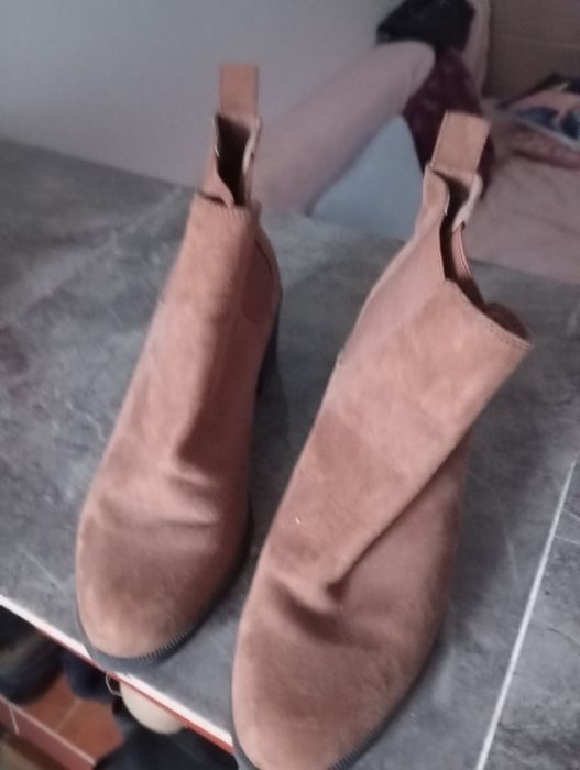 Botki damskie na obcasie