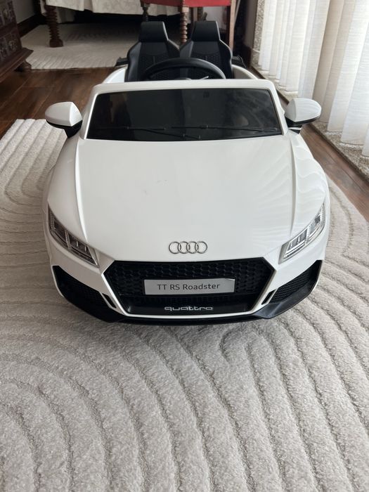 Carro audi branco