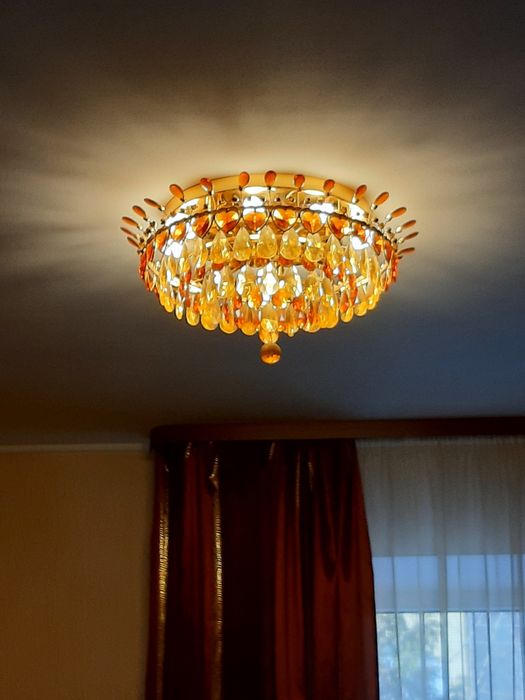 Люстра стеклянная ажурная потолочная