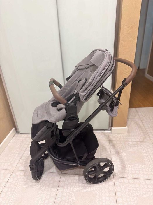 Продаю дитячу коляску Easywalker 2в1