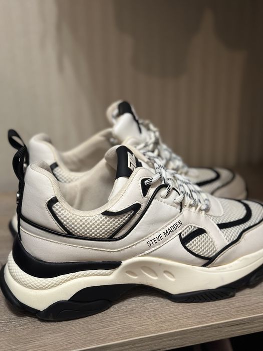 Кросівки жіночі Steve Madden