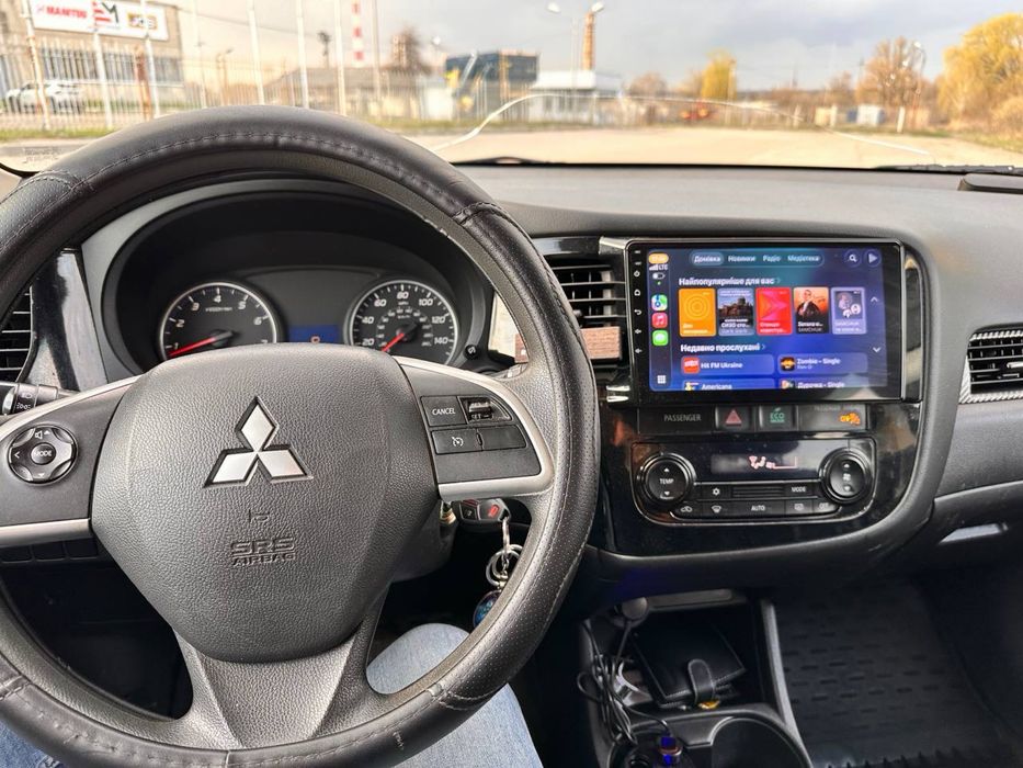 mitsubishi outlander 3