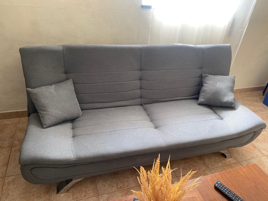 Sofá de sala de estar com cama