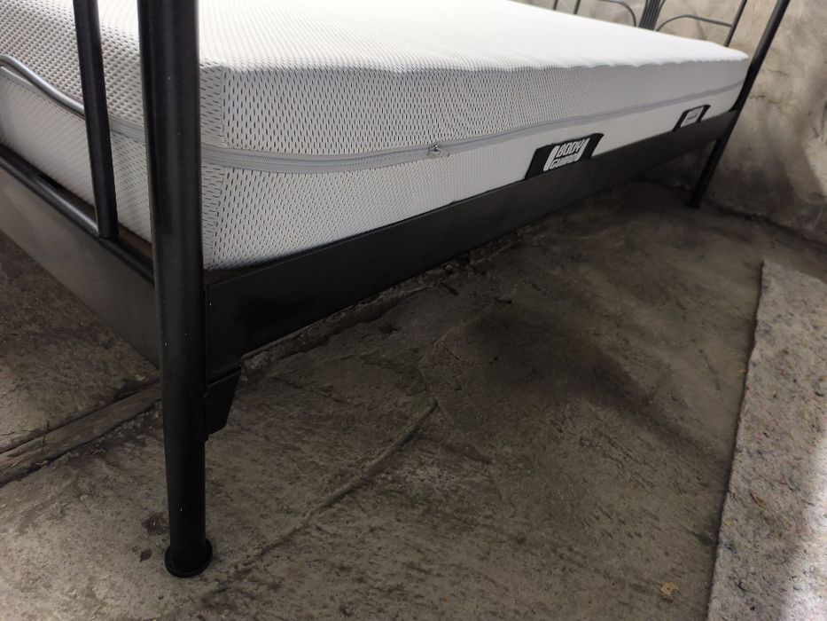 Łóżko 140x200 + Niemiecki Materac . IKEA Noresund  + BodyGuard czarne