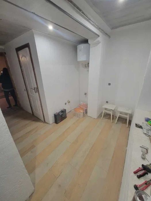 1 кім на Броварній ( Новий Світ) поблизу озера