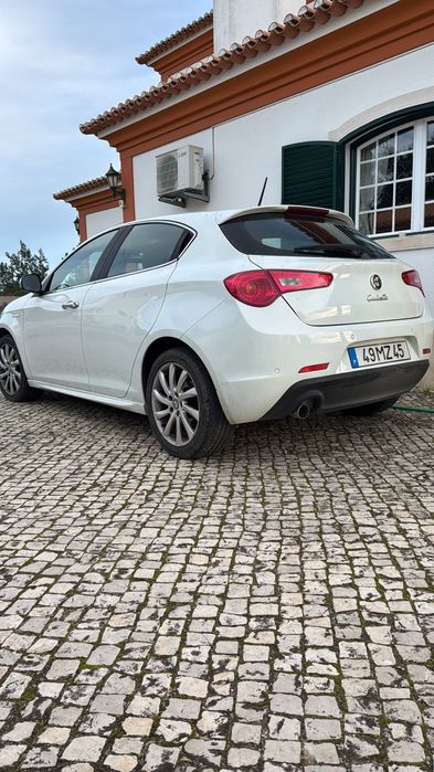 Giulietta 1.6 JTDm Distinctive – 116.000 km – Excelente – Particular