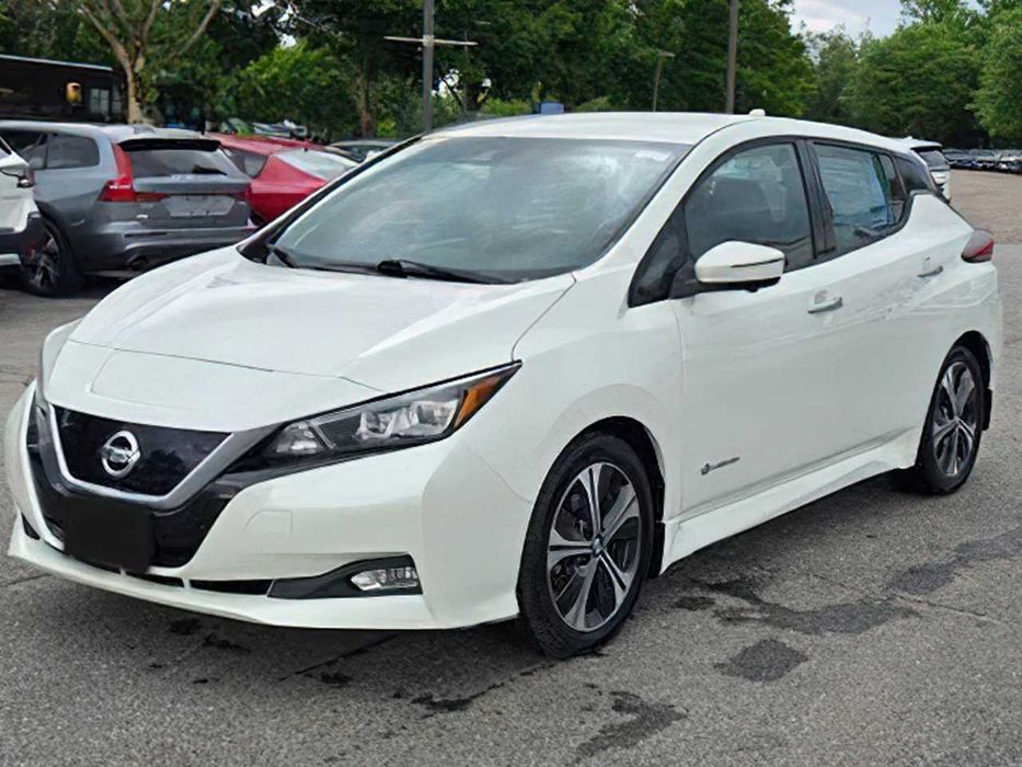 Nissan LEAF SV      2018