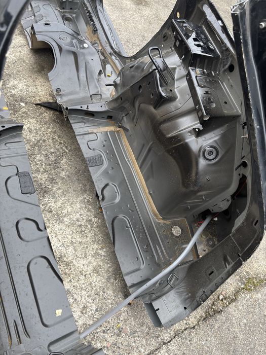 Ćwiartka błotnik próg tył prawa strona Audi A3 8V 5D lift 19r LY9T