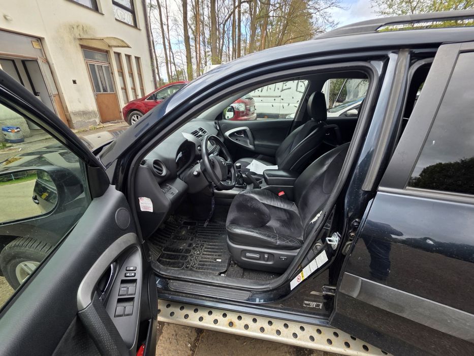 Тойота рав 4.