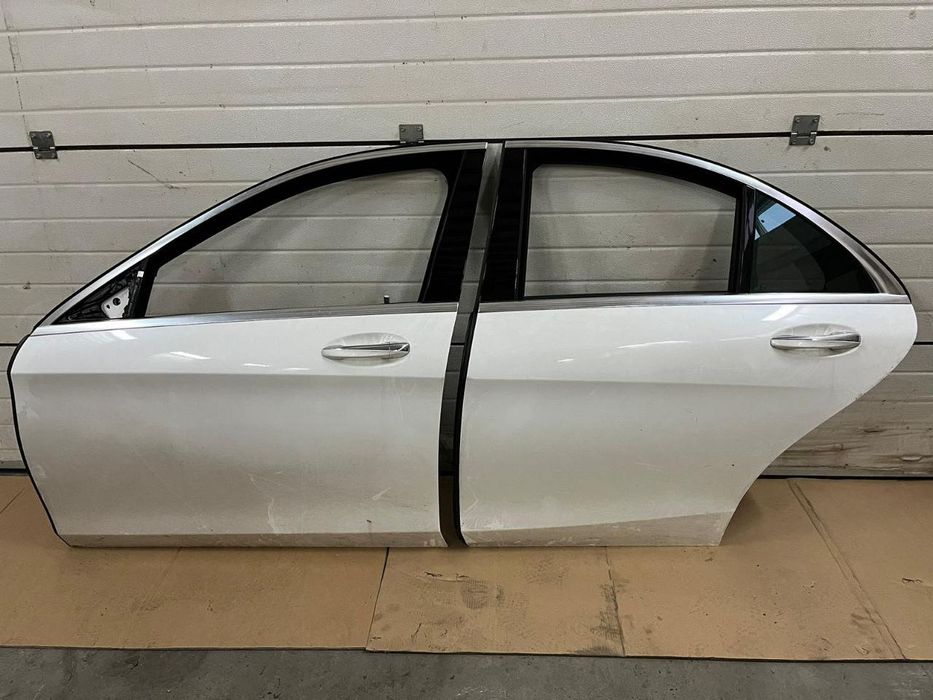 Дверь передняя задняя правая левая Mercedes w222