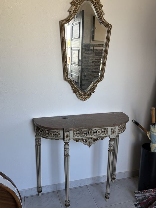 Mesinha com espelho linda antiga