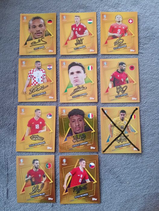 Vários cromos Euro24 Topps SPs normais (não assinados) e assinados
