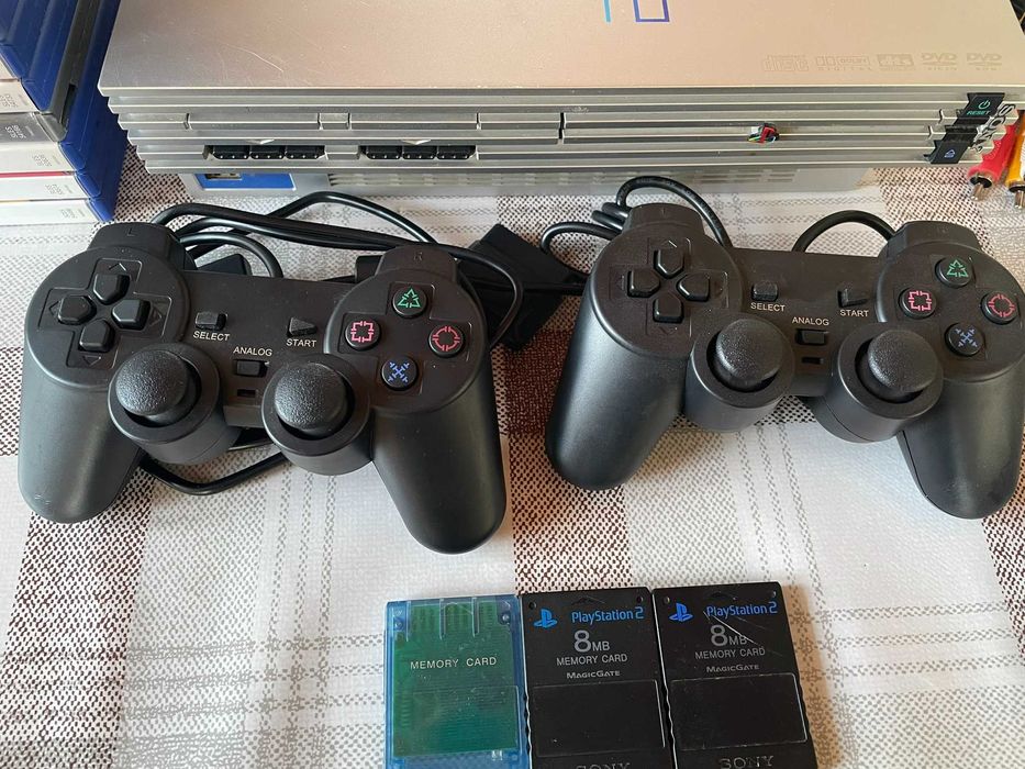 Konsola Playstation silver fat PS2 SCPH-50003 pady, gry, 3 karty