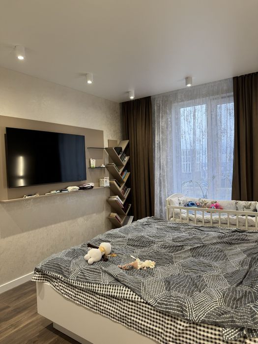 Продам 2 комнатную квартиру с дизайнерским ремонтом 70м2