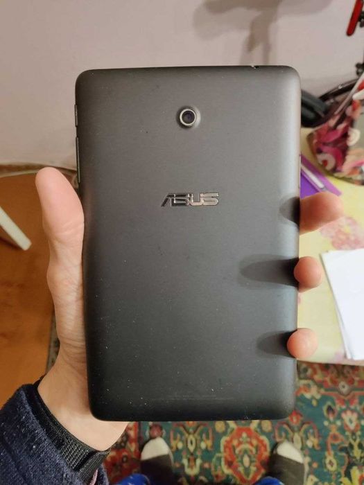 Планшет на деталі ASUS (старенький)