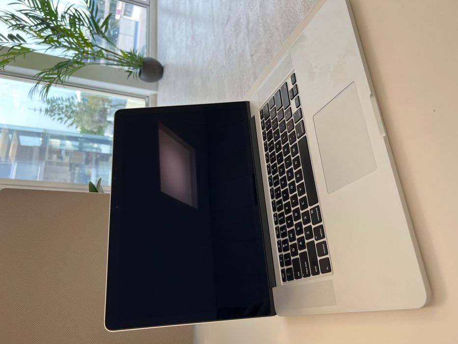 Apple MacBook Pro (A1398)