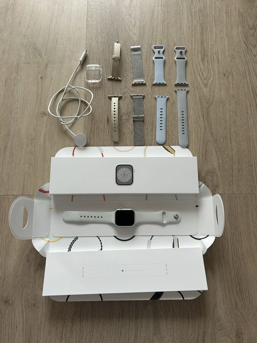 Apple Watch Series 8 GPS 41mm - Cellular - Alumínio Prateado