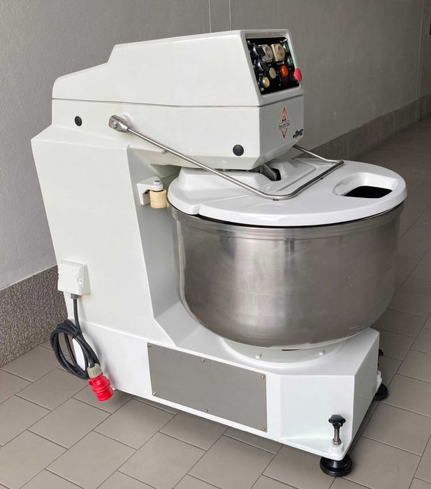 Amassadeira espiral Felino 50 kg farinha semi nova