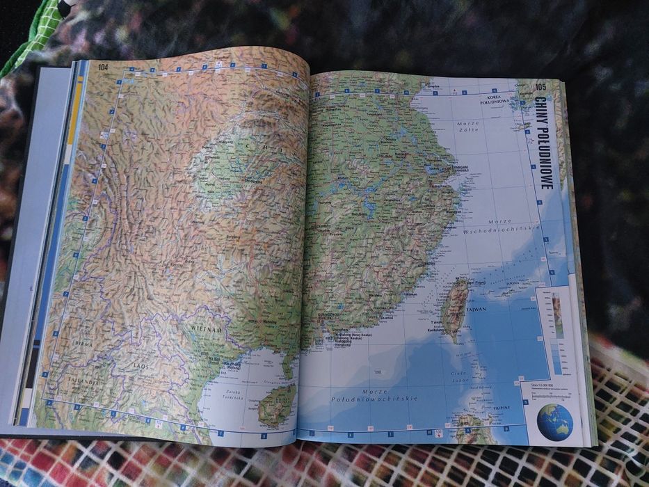Atlas świata duży