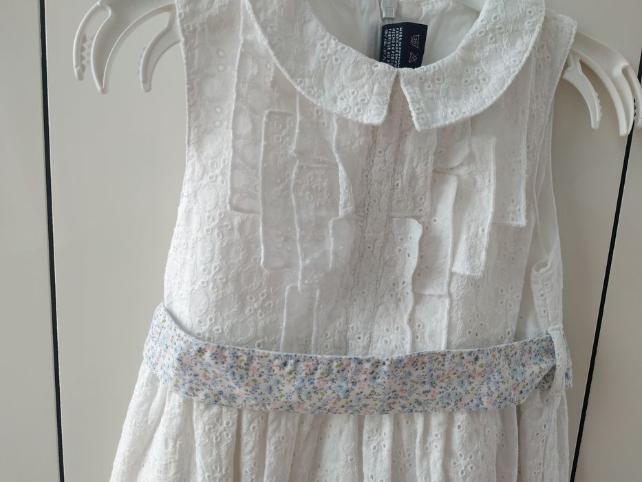 Vestido branco bordado inglês da Metro