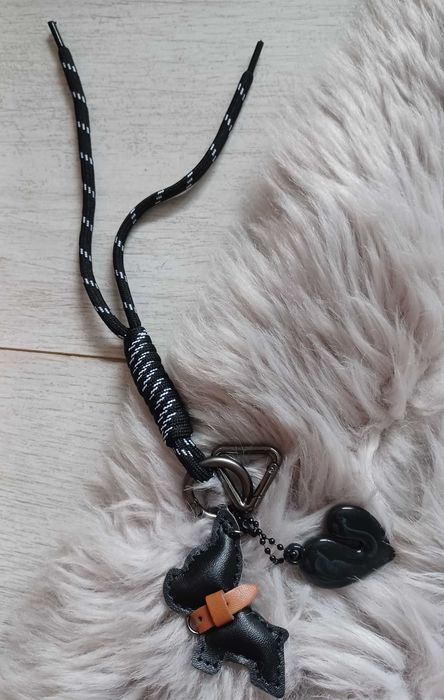 Brelok czarny buldog francuski czarne serduszko