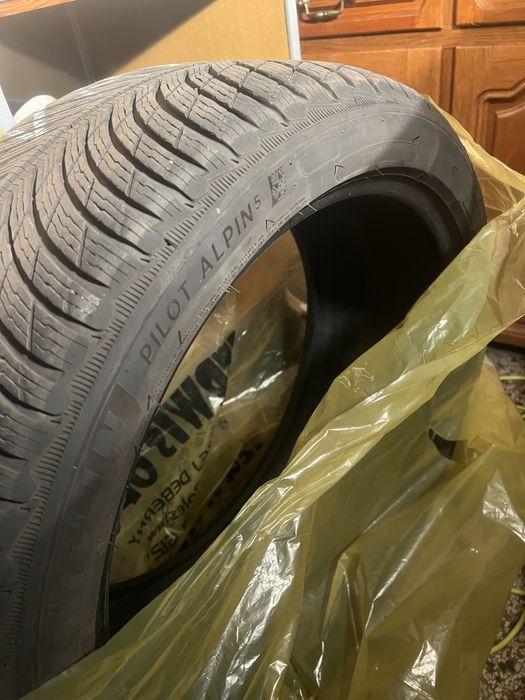 Opony 255/40 R20  komplet 4 sz