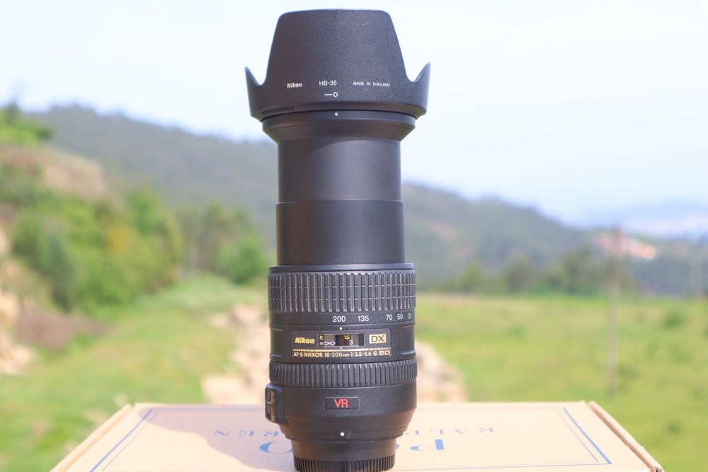 Nikon AF-S DX 18-200mm F/3.5-5.6 VR