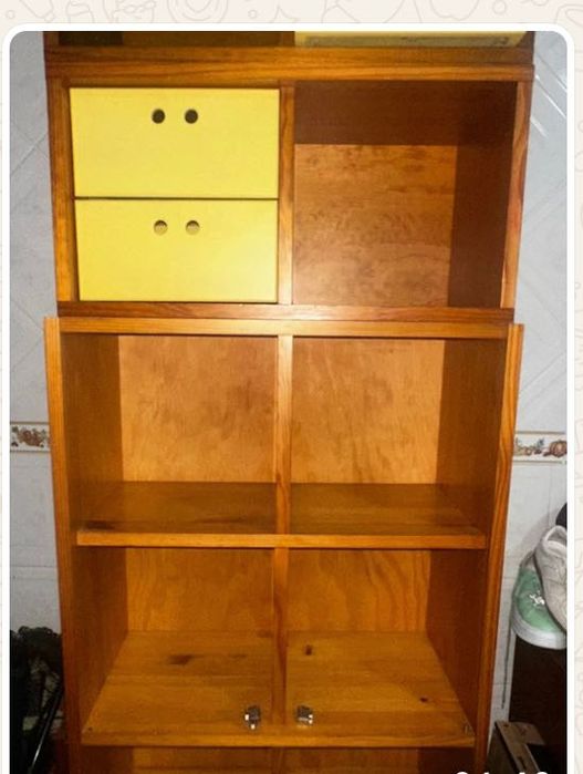 Armário em madeira maciça , conjunto de 3 peças . Vendo separado ou conjunto